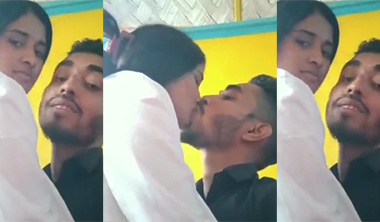 Hotel Ke Cabin Mein Bf Sath Chudai Viral Videos