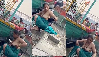 Indian Milf Bhabhi Outdoor Bathing Captured Secretly New