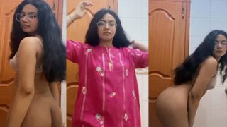 Horny Chashmish Girl Show Nude and Riding Bf Dick Fuck