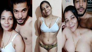 Horny Mallu Wife Romance – Fuck With Lover in Bathroom